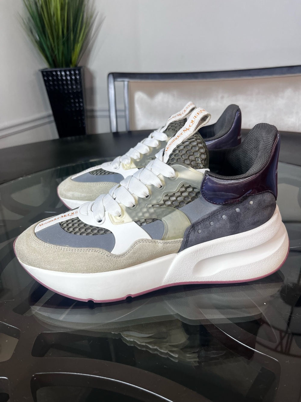 Alexander McQueen
Oversized Runner Sneakers
Mens Size 41/ 8